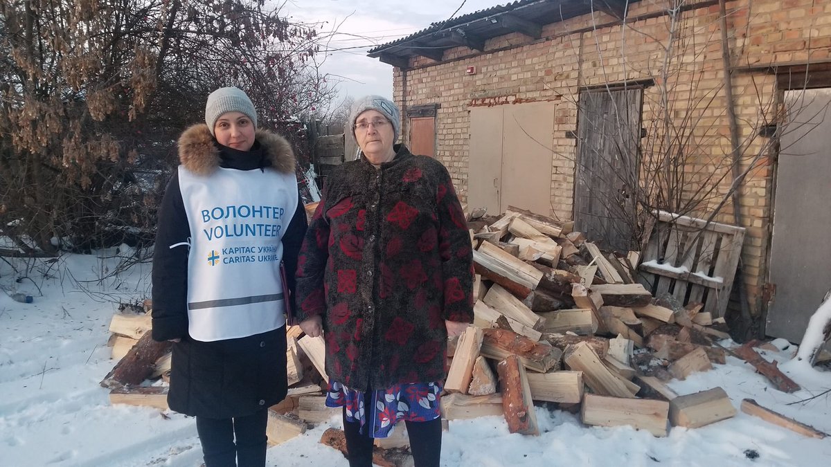 BisykOlga's tweet photo. Caritas supports people of socially vulnerable categories in the Makariv territorial community.
Our workers already covered 20 households in the new year, and in total provided assistance to 120🏘️
#winterisation #StandWithUkraine https://t.co/6viitHijHk