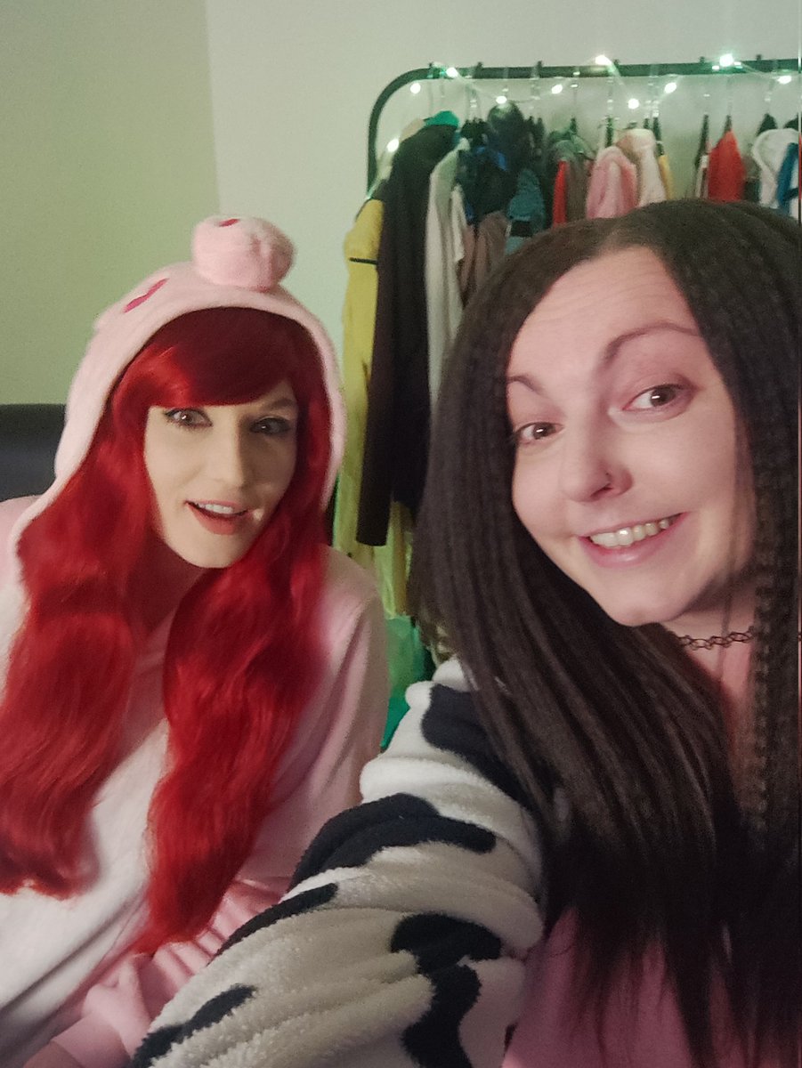 PicklesnGtv's tweet photo. Ahhhh! Were together again! Happy Onesie Wednesday and it's quiz night! Come join us for the Pickled Birthday Quiz live from 19:30GMT
#twitchgirls #Quiz #onesie #SupportSmallStreamers #TwitchStreamers https://t.co/vYTaxI1Ebq
