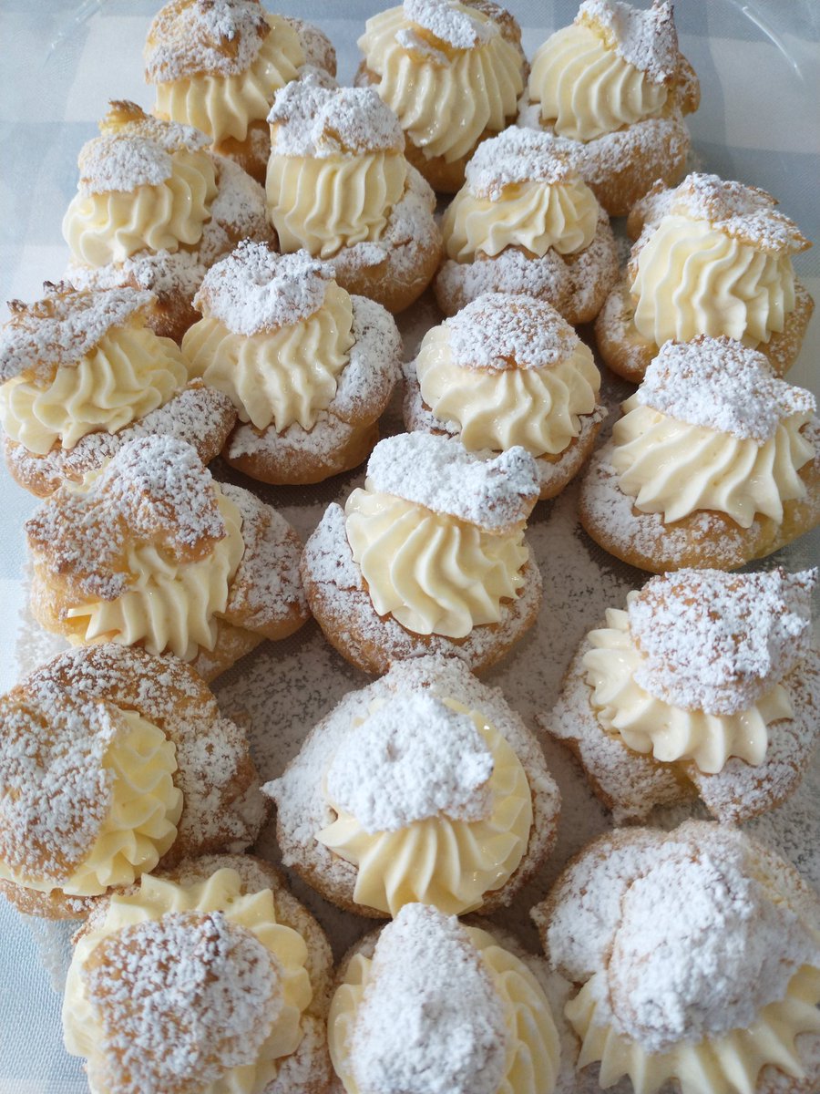 Todays treats 
#pastry #whippedcream #baking #PateAChoux #French 🇫🇷