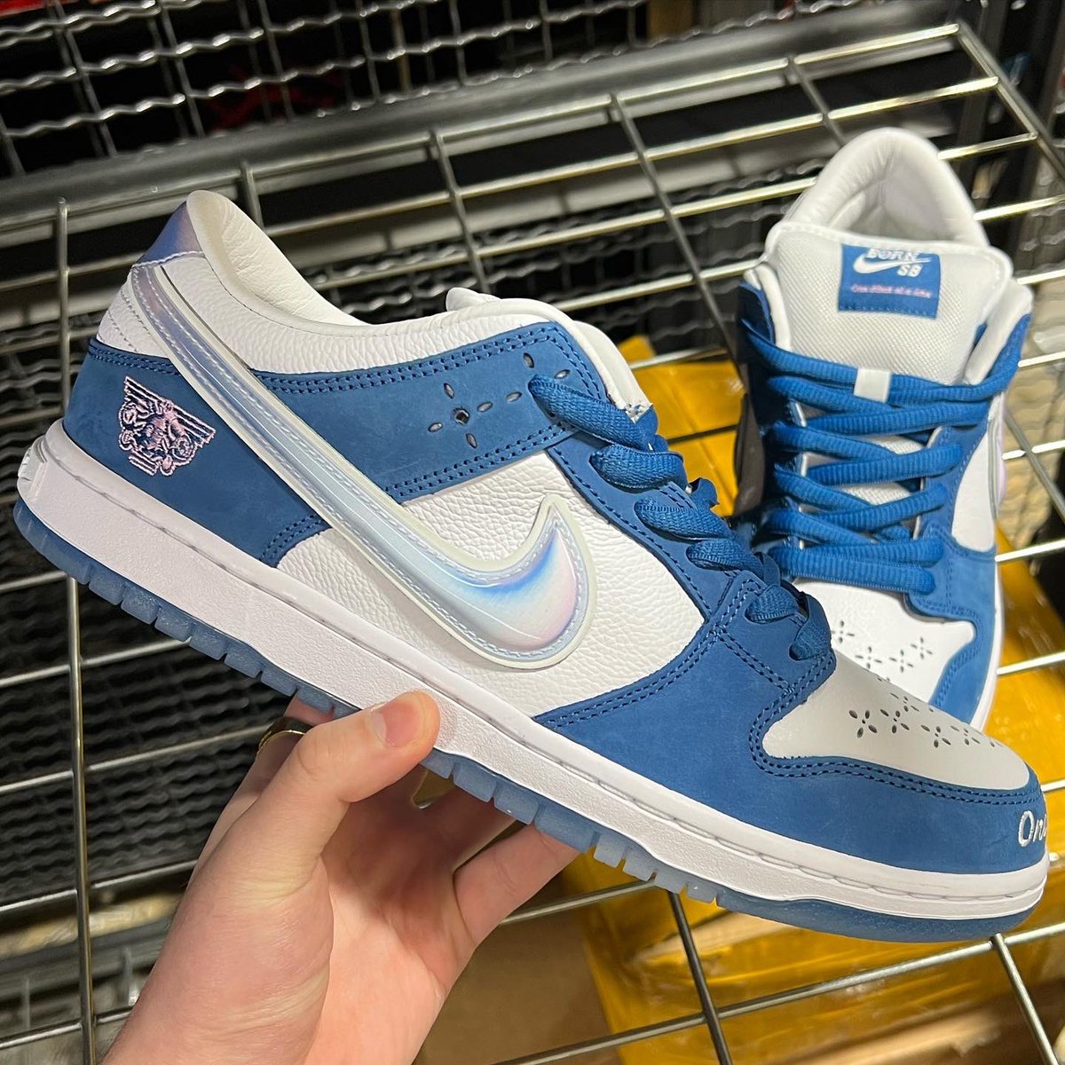 masterchefian's tweet photo. FIRST LOOK Born N Raised Nike SB Dunk Low!!! #Nike #Dunk #sb #bornnraised #skate #sneakers https://t.co/X9hXh2mEDz