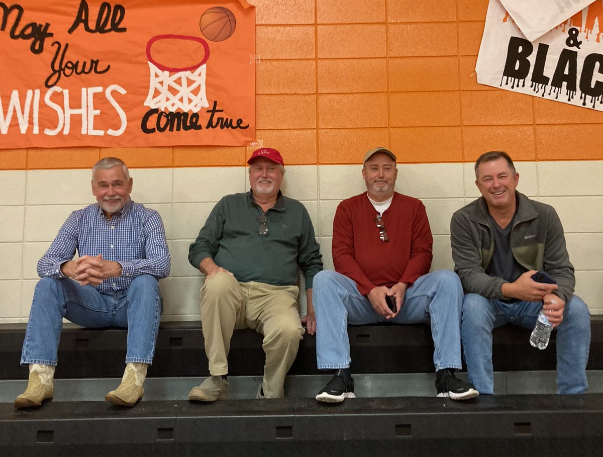 jacksonparishj1's tweet photo. Mt. Rushmore of small school coaches.
Rare sighting seen at Saline vs Atlanta district 2C basketball game on Tuesday.
Former coaches William Britt - Saline, Talton Barron - Chatham, Paul Collins - Atlanta, Tom Collins - Atlanta. Easily over 1500 wins and 20 state titles combined. https://t.co/0k7f3PmbJR