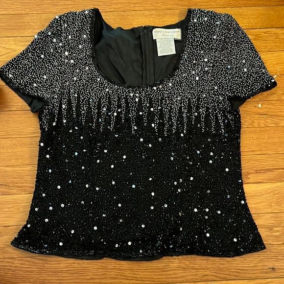 GigisGoldmine's tweet photo. So good I had to share! Check out all the items I'm loving on @Poshmarkapp from @thriftshopmomma #poshmark #fashion #style #shopmycloset #vintage #sourceunknown #bishopyoung: https://t.co/6DS1FSdlp7 https://t.co/Y4BCxZK3pv