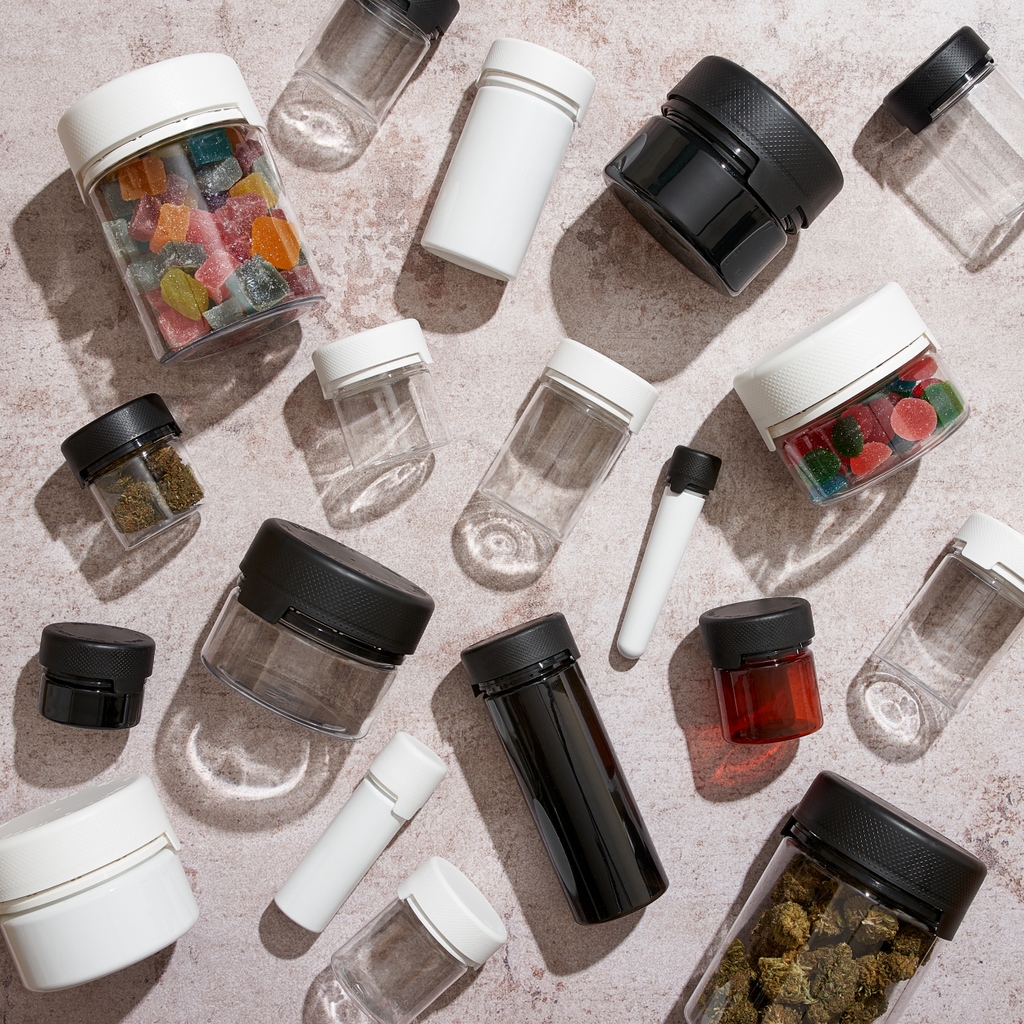 TheLitStudio's tweet photo. I don’t know about you but I have a thing for containers. Glass, plastic, wood, metal, you name it. If it’s reusable it’s got my name all over it. This was fun to shoot, and also a little challenging. ⁣ https://t.co/1agm0SDHfy