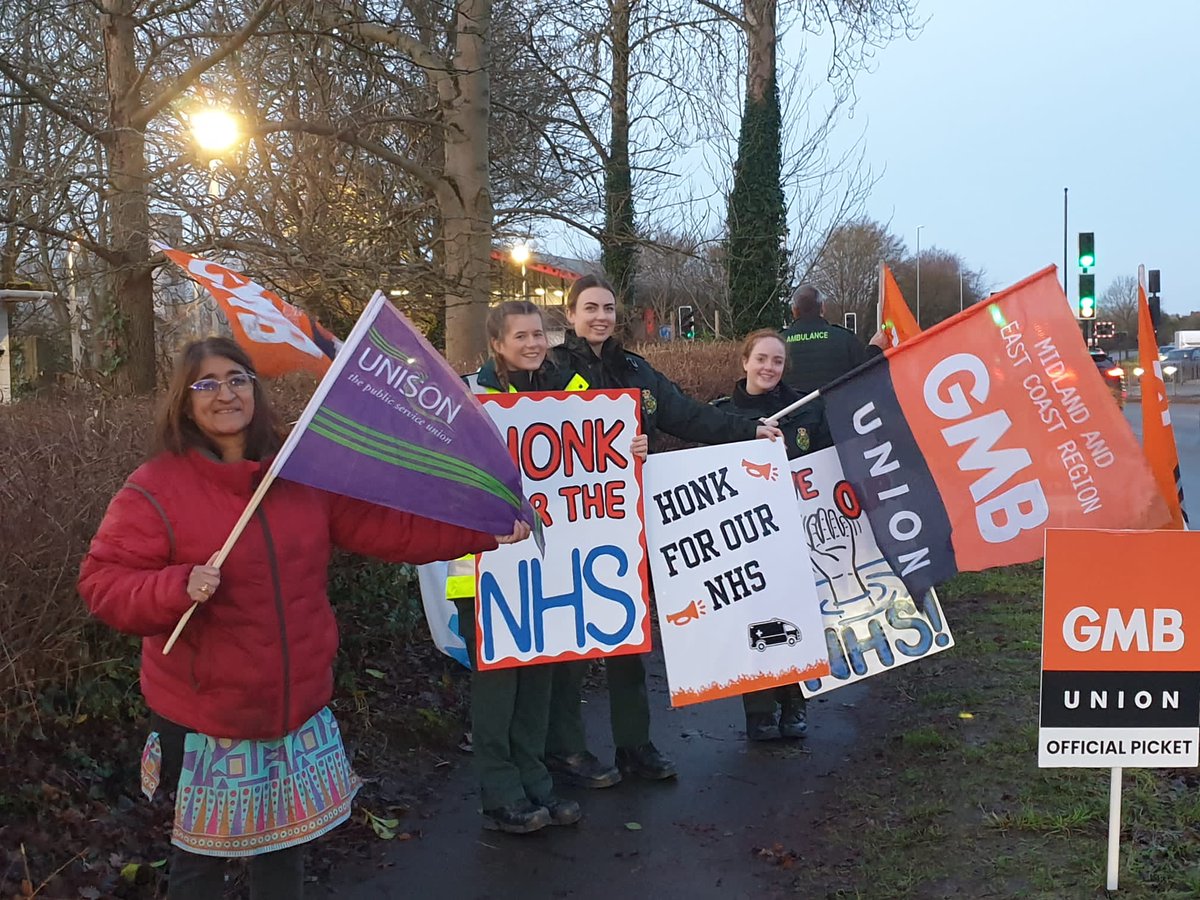 SamCook1980's tweet photo. @NorthamptonTUC

Mereway Ambulance Station picket line https://t.co/F6M8zNrLnJ