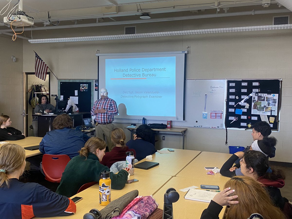 OfcSoto's tweet photo. In today’s Teen Court Advisory we had D/Sgt. Valenzuela (HDPS) come in and demonstrate and explain how a polygraph works. Student had several great questions. @hpsProud https://t.co/r2UJZHvQ7F