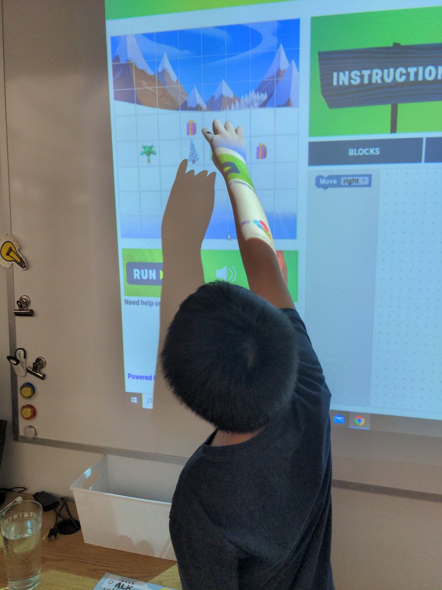 December might be over but the Gr 2/3 students are coding to save Christmas!