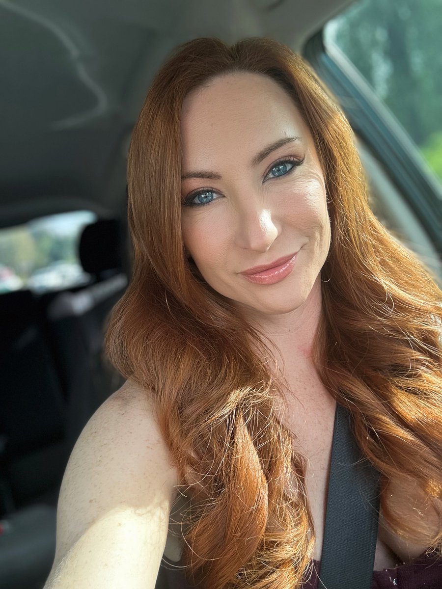 Photo shoot with DeanCapture & coffee with pornobobbie today! 😍