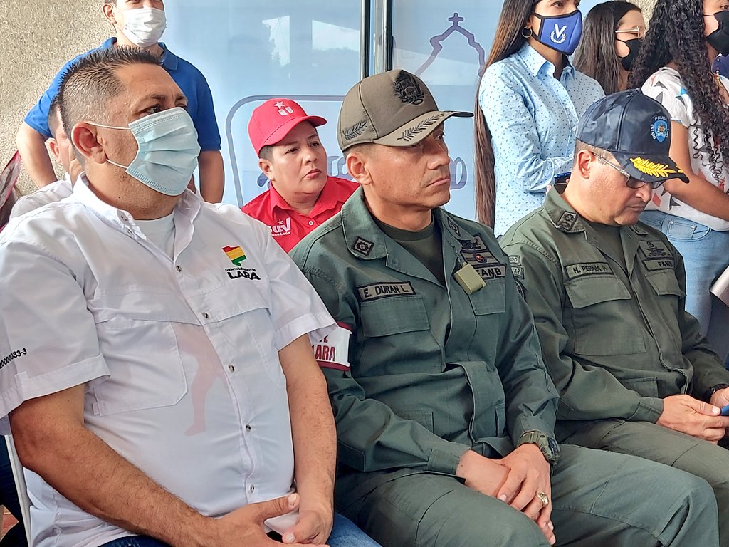 #11Ene|| Hoy acompañamos al Gobernador Bolivariano @AdolfoP_Oficial durante la Rueda de Prensa junto al Alcalde de Iribarren, @LuisJonasReyes, autoridades civiles, militares y eclesiásticas, para dar a conocer detalles de organización de la visita N°165 de la Divina Pastora.