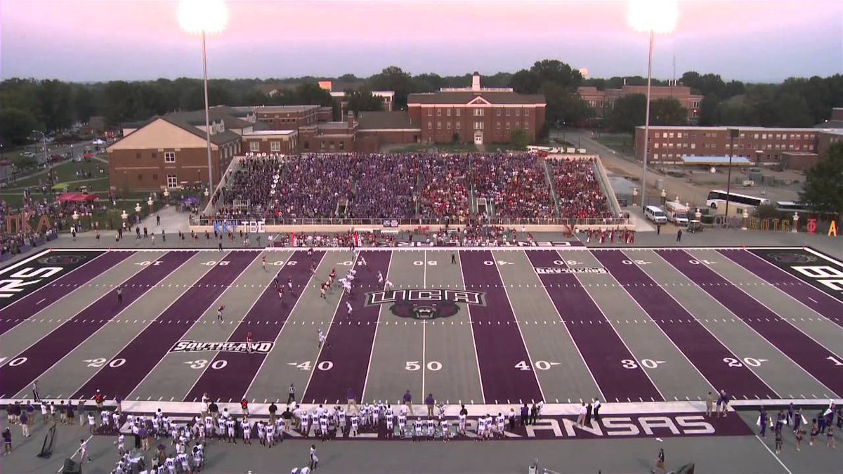 After a great talk with <a href="/Keith_Scott05/">KsRecruitingTalk</a>, i am Blessed to say that I have received my First D1 Offer from The University Of Central Arkansas 💜