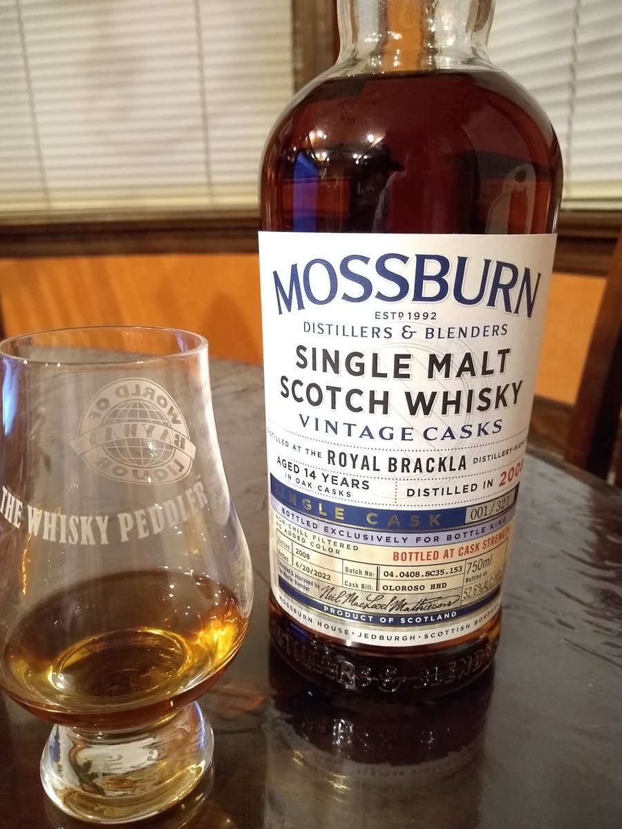 lawschooldrunk's tweet photo. Just opened this delicious #RoyalBrackla. @MossburnWhisky https://t.co/xIRgwJUZKo