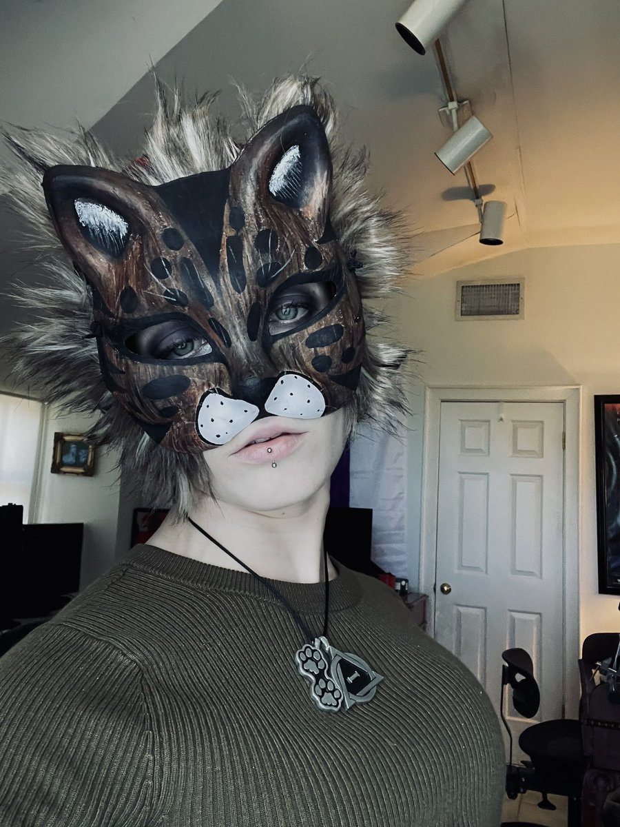 finchpaws's tweet photo. finally made one of those therian cat masks all over tiktok https://t.co/sZR5Vv3Qj8