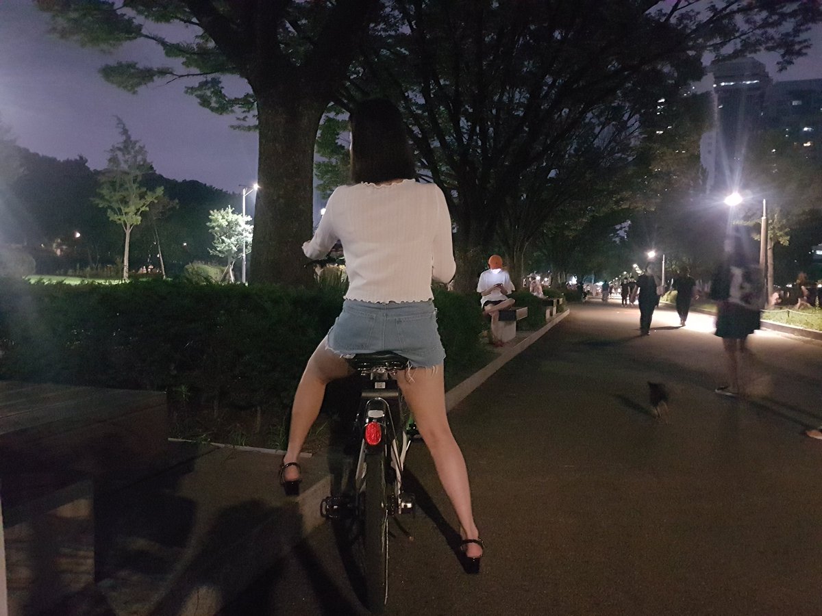 bubu01012345's tweet photo. 안녕하세요 오랜만에 트위터 다시 시작합니다. 만남을 가져가기 위해 와이프를 설득 중이네요. 와이프랑 같이 쓰는 계정이니 와이프 흥분해서 만남 가져 갈 수 있도록 많은 댓��� 부탁 드려요
#부부 #부커 #초대남 #ntr #유부녀 #아내 #와이프 https://t.co/YHdEgHdMPM