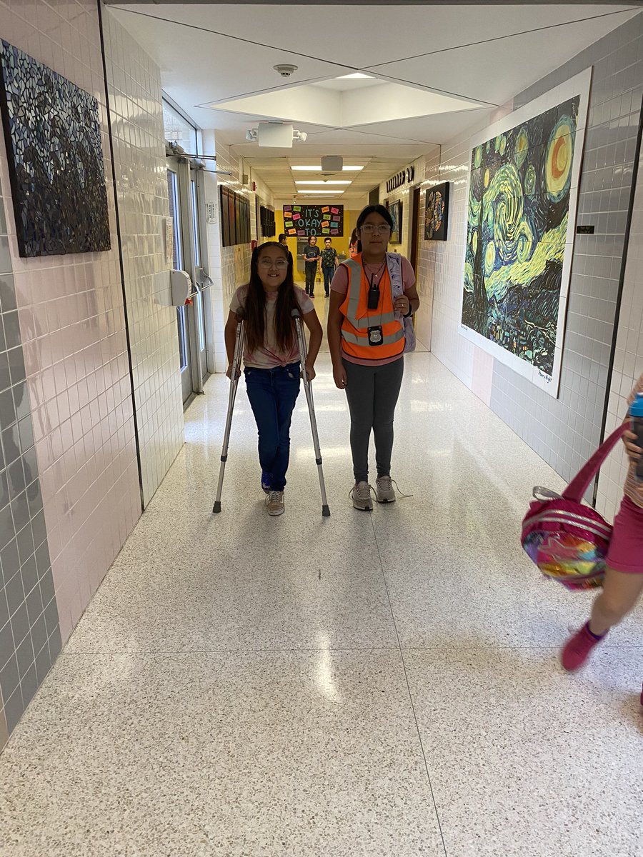 MPena1029's tweet photo. Our safety patrol in action! Helping those in need of help… #dutycalls #rocketpride @Rockets120 @McAllenISD https://t.co/gy3CVGVWhL