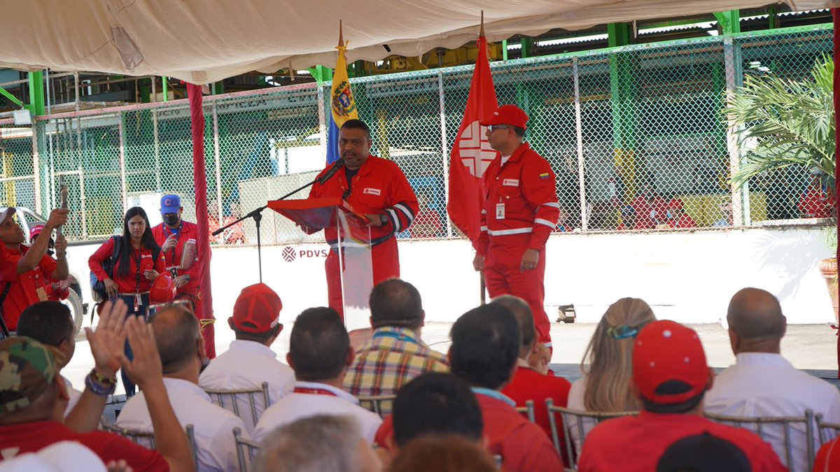 TellecheaRuiz's tweet photo. 📍@pdvsacrp #falcón
Tremenda energía experimentamos durante ésta primera visita y Asamblea de Trabajadores desde el Centro de Refinación Paraguaná. La clase trabajadora de @PDVSA hoy más que nunca comprometidos con nuestros líderes @NicolasMaduro @delcyrodriguezv y @TareckPSUV https://t.co/XJS8FDpdIJ