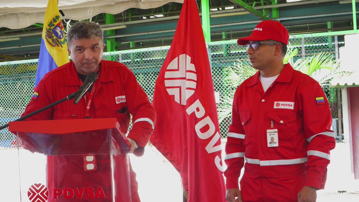 TellecheaRuiz's tweet photo. 📍@pdvsacrp #falcón
Tremenda energía experimentamos durante ésta primera visita y Asamblea de Trabajadores desde el Centro de Refinación Paraguaná. La clase trabajadora de @PDVSA hoy más que nunca comprometidos con nuestros líderes @NicolasMaduro @delcyrodriguezv y @TareckPSUV https://t.co/XJS8FDpdIJ