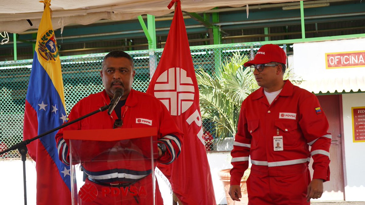 TellecheaRuiz's tweet photo. 📍@pdvsacrp #falcón
Tremenda energía experimentamos durante ésta primera visita y Asamblea de Trabajadores desde el Centro de Refinación Paraguaná. La clase trabajadora de @PDVSA hoy más que nunca comprometidos con nuestros líderes @NicolasMaduro @delcyrodriguezv y @TareckPSUV https://t.co/XJS8FDpdIJ
