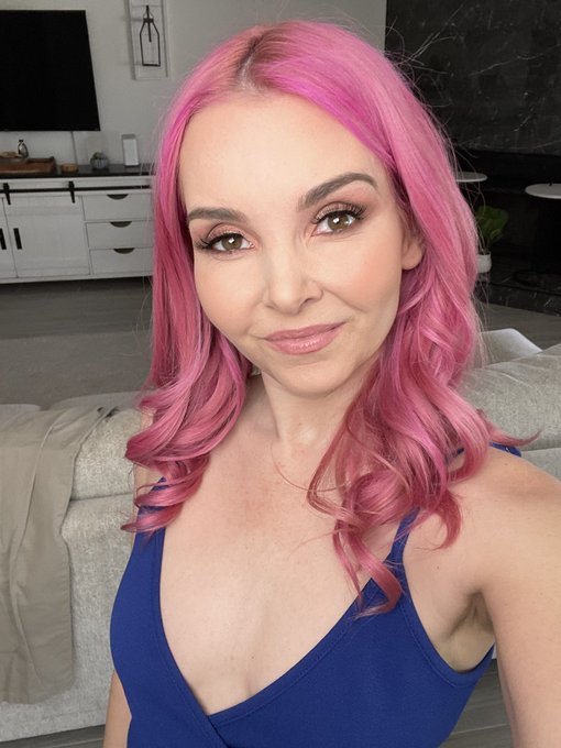 1 pic. Before, after. I got fucked gooooood today!?? https://t.co/sUW6ieSgod