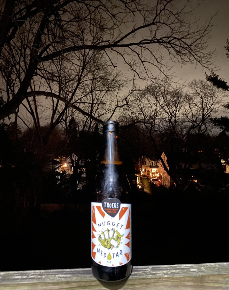Essau1969's tweet image. #WednesdayNight First one of the season! #BeerMe #NuggetNectar 😋🍺#Beeroclock #Beer @TroegsBeer Drink it up! Cheers 🍺