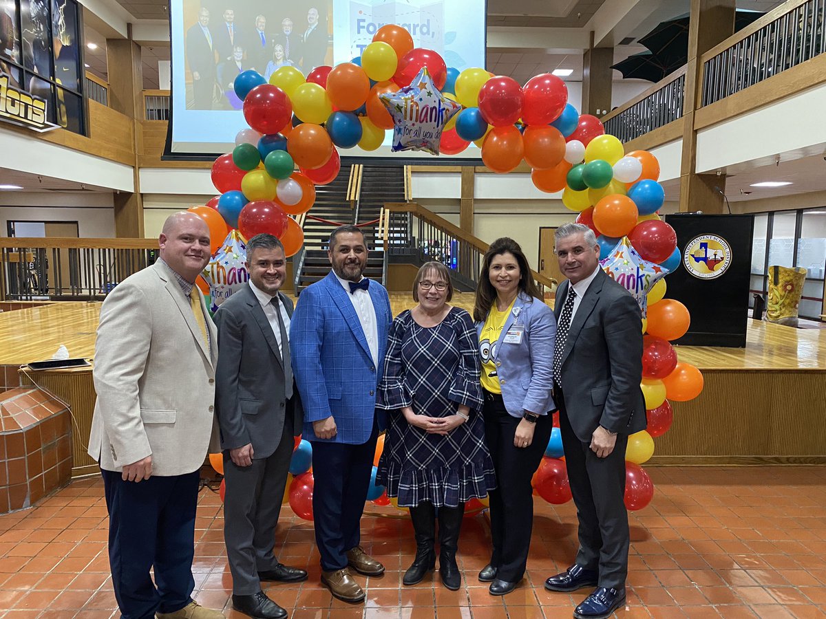 BAStudent Activities (@ba_activities) on Twitter photo Thank you Mrs. Woodruff for your dedication to the <a href="/BelAirHigh/">Bel Air HS</a> Learning Community! We appreciate you more than you could ever know! ❤️💙 #LeadershipMatters <a href="/YsletaISD/">Ysleta ISD</a> @BA_Highlanders <a href="/DeXavierluke/">Xavier De La Torre</a> Thank you Mrs. Woodruff for your dedication to the <a href="/BelAirHigh/">Bel Air HS</a> Learning Community! We appreciate you more than you could ever know! ❤️💙 #LeadershipMatters <a href="/YsletaISD/">Ysleta ISD</a> @BA_Highlanders <a href="/DeXavierluke/">Xavier De La Torre</a>