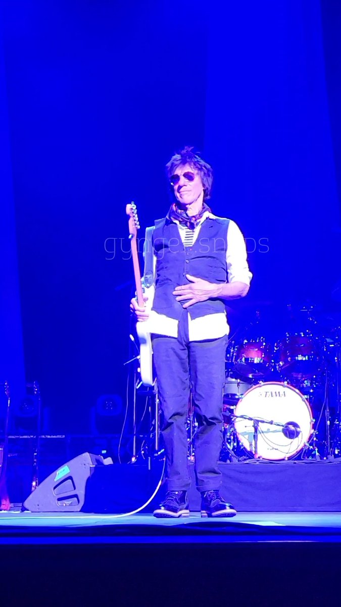 TallKul1's tweet photo. Devastated to hear of #JeffBeck's passing 💔 #this was amazing and we will miss him greatly! 😢 https://t.co/Mgk5O8RY7Q