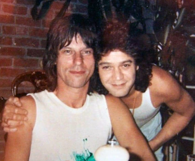 VanHalenNews's tweet image. R.I.P. Jeff Beck. Two Legends, Forever. 
#JeffBeck #EddieVanHalen