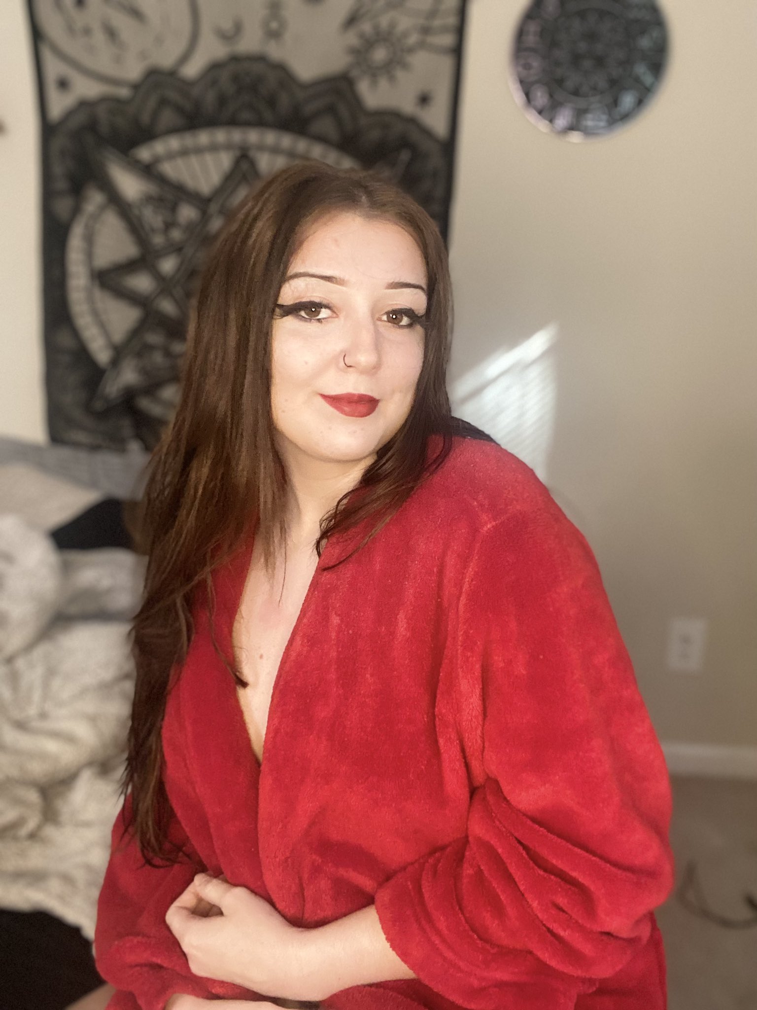 TW Pornstars - 1 pic. Luna ($91/$2000). Twitter. Wanna see under my