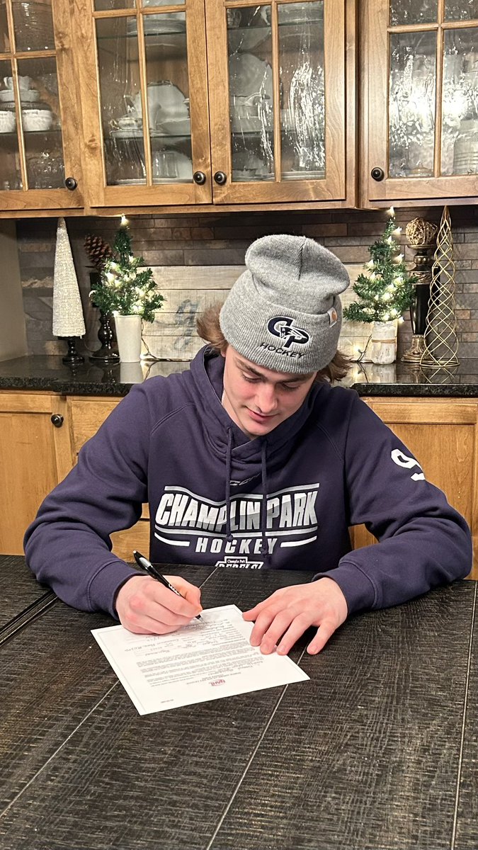 tpotts25's tweet photo. Congrats to one of our current captains @drew_belleson9 on your tender in the NAHL with the @NorthIowaBulls 
Hard work pays off! #rebelpride https://t.co/4aRD9DIqYt