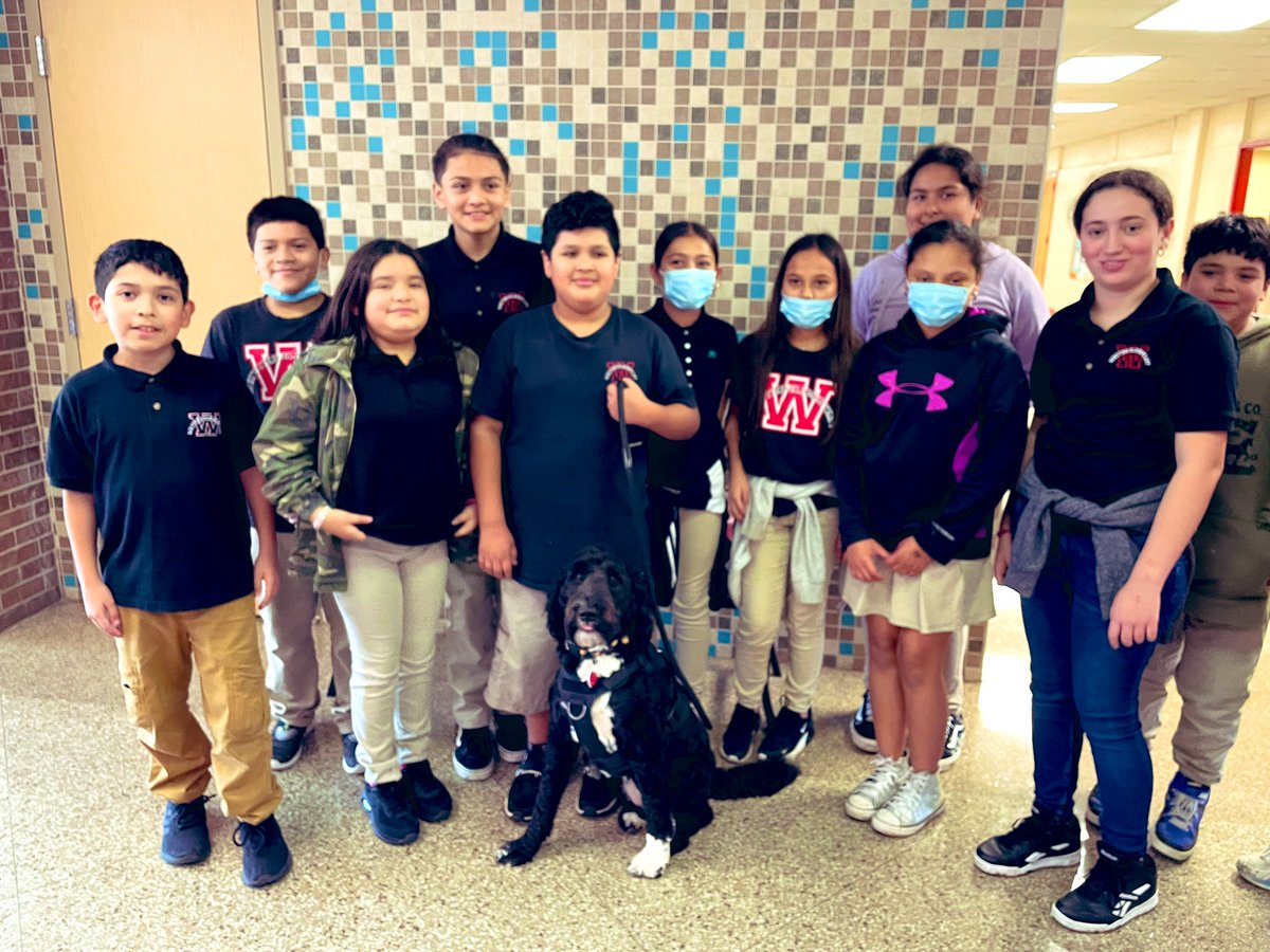 Thank you to <a href="/HISDPolice/">Houston ISD Police</a> Justice for visiting our students today. It was PAWSOME! 🐶🐾 #HISD #ESA