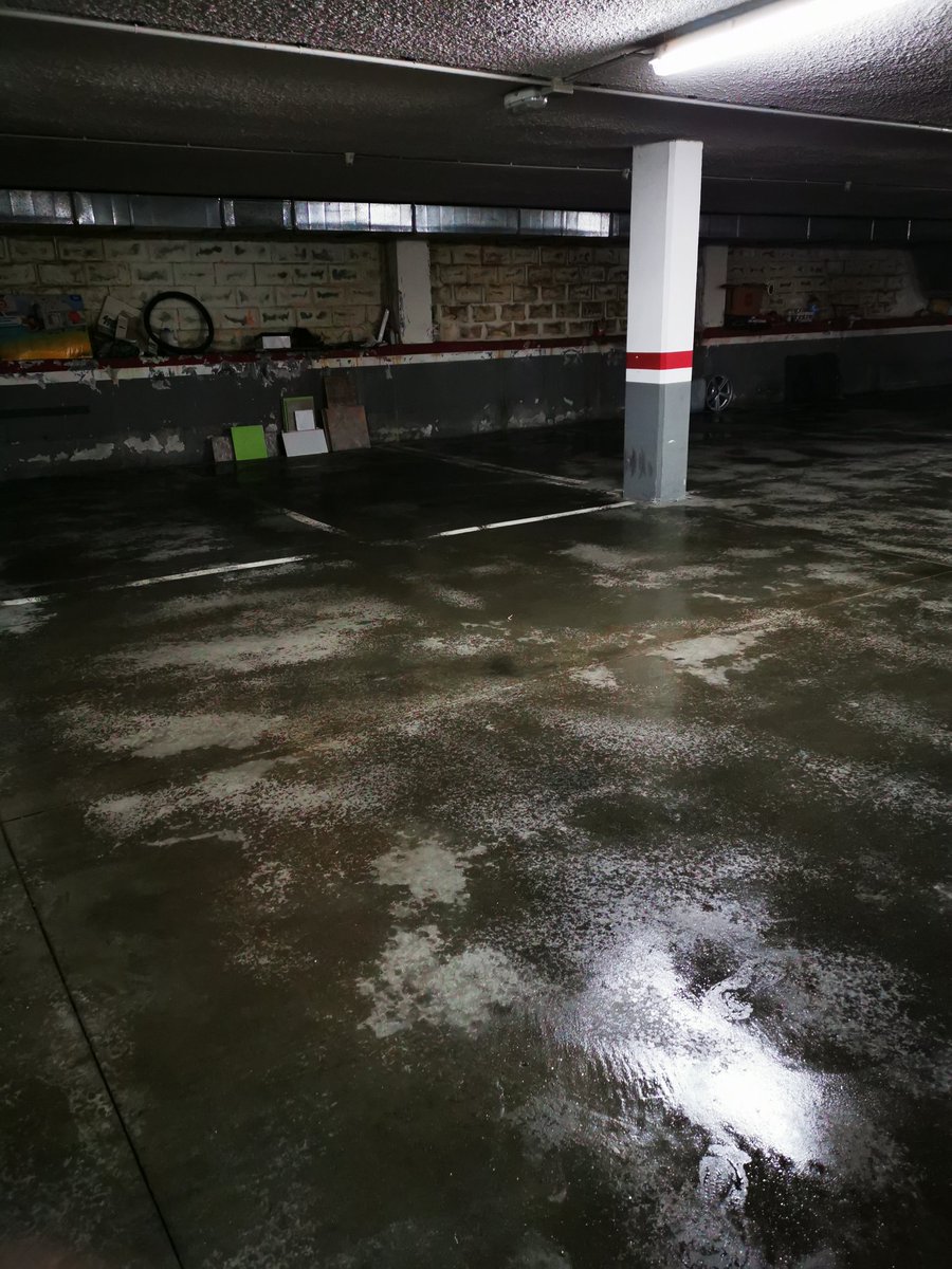 Limpieza y desinfección  de garajes, con  bactericidas específicos para el covid -19 productos autorizados por sanidad, en P Villanueva. 

Luminarias, tubos, bajantes, rampas, extintores, llaves de luz, accesos a trasteros y puertas de accesos, puerta de entrada.