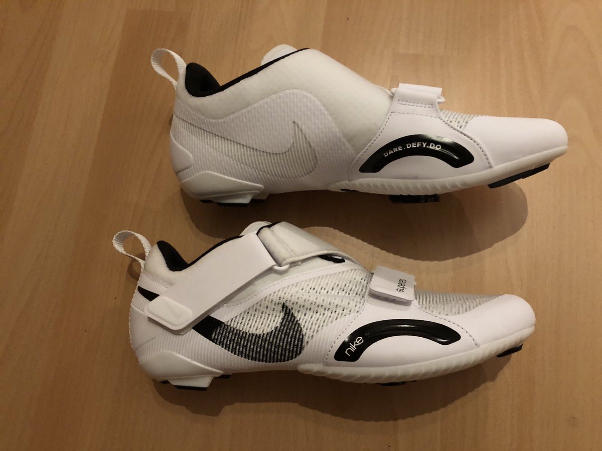 MarcNettelmann's tweet photo. new shiny white shoes #nike superrep cycle #spinning #indoorcycling 
I like the print: cycle - sweat - repeat
#ballern #GoHardOrGoHome https://t.co/SNYcbHTU6G