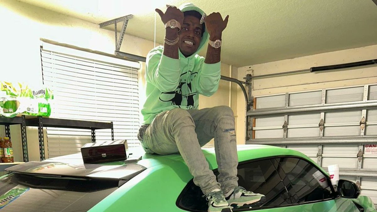 rappersmag's tweet photo. Kodak Black crushes Lamborghini to send birthday wishes to friends

read -> https://t.co/vUYPmyKwEg https://t.co/hubeJZYubu