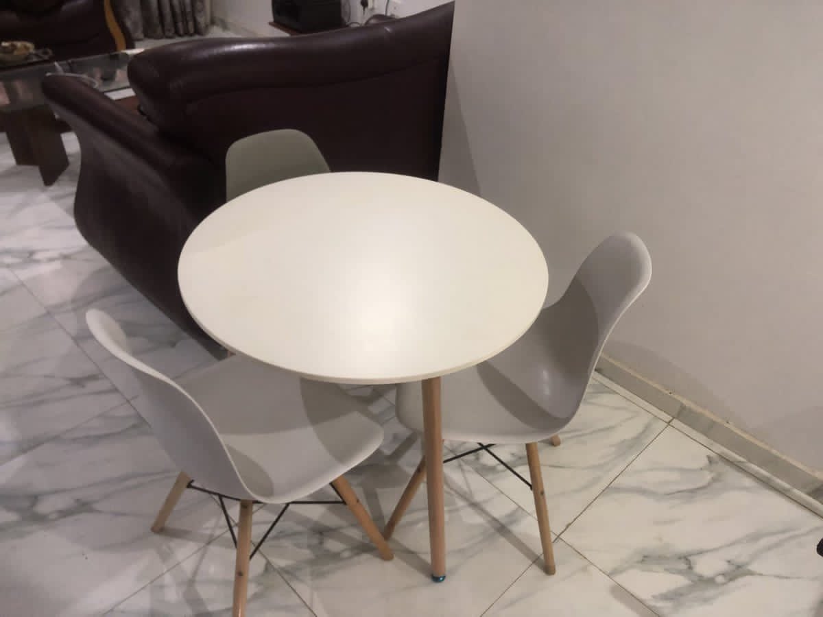 tisleedeeya's tweet photo. Minimalist Dining Set for 3 (80k)
Location: Lagos https://t.co/KosVaxVyb7