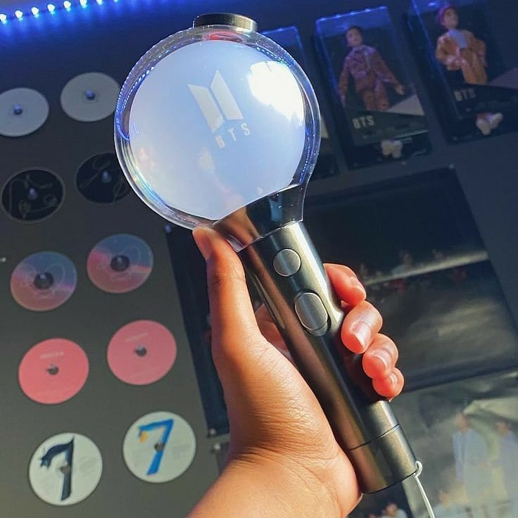 realminshop's tweet photo. [Pre🇰🇷] #BTS - Official Light Stick Special Edition

☄️ราคา 1,550฿

📦 ค่าส่ง 80฿ (ต่อไป + 10฿)

🚢สินค้าพรีส่งทางเรือ รอ 15 - 20 days หลังบ้านเกาส่งกลับ🥺

📲สอบถามสั่งซื้อ ไลน์ @005qfskt (มี@)

#มี่บอมบ์ #ตลาดนัดbts #อัลบั้มbts #ตลาดนัดรถไฟบังทัน #ตลาดนัดรถไฟบังทัน #แท่งไฟBTS https://t.co/BAO9JJtx1M