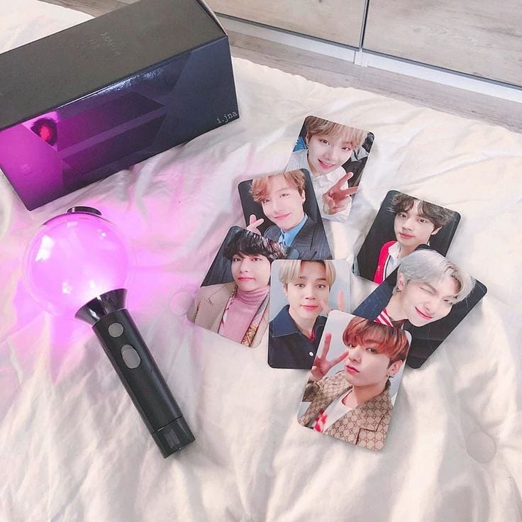 realminshop's tweet photo. [Pre🇰🇷] #BTS - Official Light Stick Special Edition

☄️ราคา 1,550฿

📦 ค่าส่ง 80฿ (ต่อไป + 10฿)

🚢สินค้าพรีส่งทางเรือ รอ 15 - 20 days หลังบ้านเกาส่งกลับ🥺

📲สอบถามสั่งซื้อ ไลน์ @005qfskt (มี@)

#มี่บอมบ์ #ตลาดนัดbts #อัลบั้มbts #ตลาดนัดรถไฟบังทัน #ตลาดนัดรถไฟบังทัน #แท่งไฟBTS https://t.co/BAO9JJtx1M