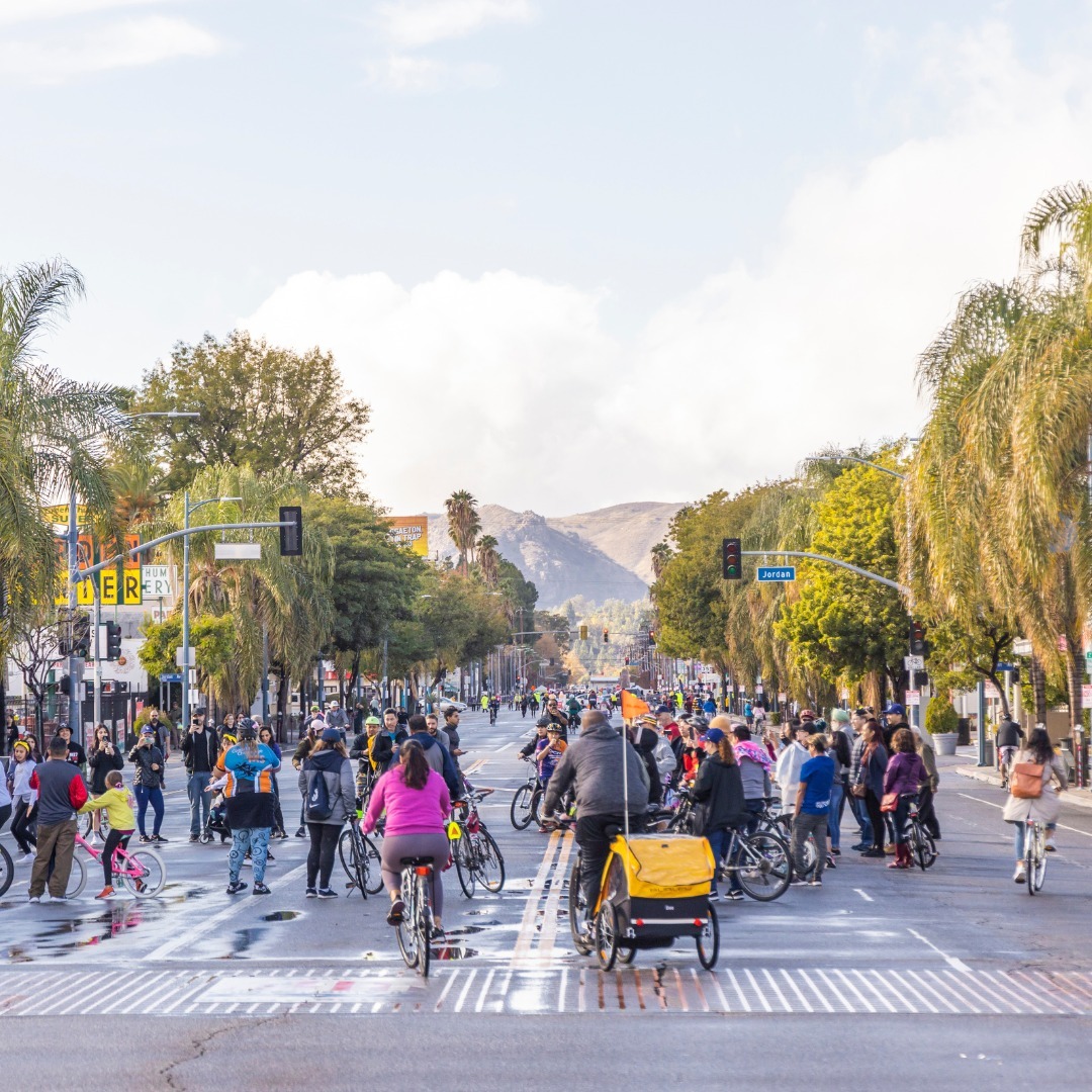 CicLAvia's tweet photo. 👀 CicLAvia returns to The Valley! Join us for the first CicLAvia Sunday of 2023: CicLAvia-The Valley on February 26, from 9 AM - 3 PM. As always, important news will be released FIRST in our newsletter. 📩 Sign up here: https://t.co/sY6hN6K50t
📸: @bfeinzimer https://t.co/sYkNQ26tB1