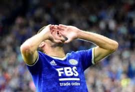 davidprince009's tweet photo. @alex_iskandar Needs to go full on Jamie Vardy https://t.co/nCMhUlfBFx