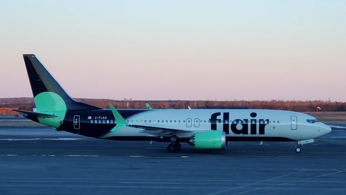 Flair #B737 -8 #CFLKO arrives from CYOW to CYHZ