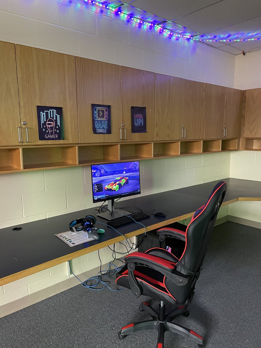 WellsEaglesWPS's tweet photo. Thanks to the help of some of our “engineers,” the GW Game Room is now open 😎 #Greiffenstein-Wells🦅 #WPSProud https://t.co/dNb6NqnnI2