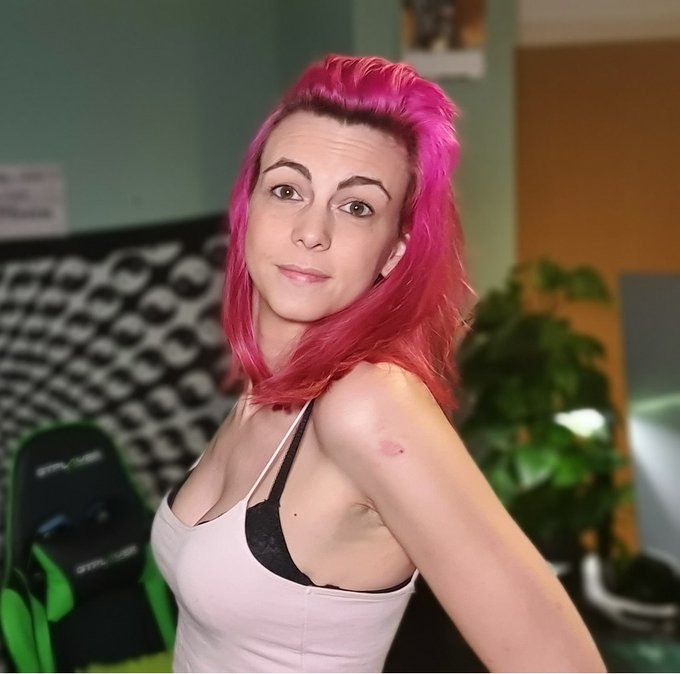 Ich w&uuml;nsche euch eine gute Nacht ihr sch&ouml;nen Menschen 😍😘  #GoodNightEveryone #pinkhair #twitter #FYP<a href="/tag/kiss"class="tags"><span>#kiss</span></a><a href="/tag/twitter"class="tags"><span>#twitter</span></a><a href="/tag/pinkhair"class="tags"><span>#pinkhair</span></a><a href="/tag/goodnighteveryone"class="tags"><span>#goodnighteveryone</span></a><a href="/tag/fyp"class="tags"><span>#fyp</span></a>