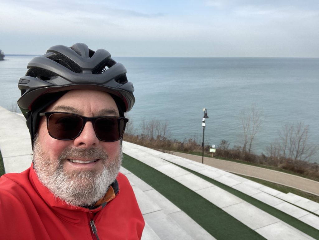 MartyCader's tweet photo. You gotta #pedal when the sun shines in #Cleveland! #Lakewood, #Edgewater, #Cleveland loop! #LRTD!
Including a sighting of #TomLivingston @clevemetroparks @Walkerdog @michael__bean @Bike_CLE @DebbieBerryCLE https://t.co/LDSM3UpUpm