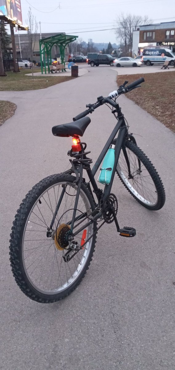 JaneSpotting's tweet photo. Took this photo of my bike on a break as I went cycling on the Pipeline trail yesterday. No snow, plus 2 degrees celcius..an interesting January. I'll take it #cycling #HamOnt https://t.co/yZ90thYFp8