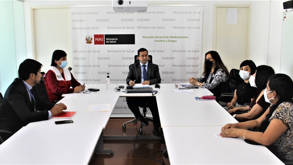 Defensoria_Peru's tweet photo. Nos reunimos con Digemid @Minsa_Peru para conocer acciones en entrega de autorizaciones de fármacos oncológicos, para enfermedades raras y huérfanas, y avance en aprobar actualización de Petitorio Nacional Único de Medicamentos Esenciales (PNUME) y listas complementarias. (1/2) https://t.co/WaQJTPF5NU