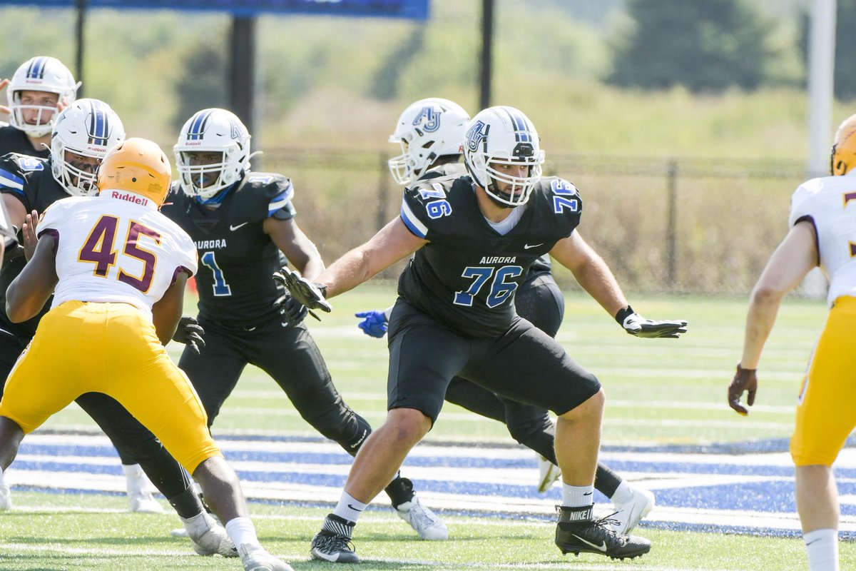 Chris Toth, a sr at Aurora University, will play in the Hula Bowl on 1/14. Toth is chasing his dream of following his father's footsteps to the NFL. Tom Toth played for <a href="/MiamiDolphins/">Miami Dolphins</a> &amp; <a href="/chargers/">Los Angeles Chargers</a> <a href="/AU_SpartanFB/">Aurora University Football</a> <a href="/christoth99/">Chris Toth</a> <a href="/EaglesAthletics/">Sandburg Athletics</a> <a href="/DonBeebeNFL/">Don Beebe</a> 
southwestregionalpublishing.com/2023/01/11/pav…