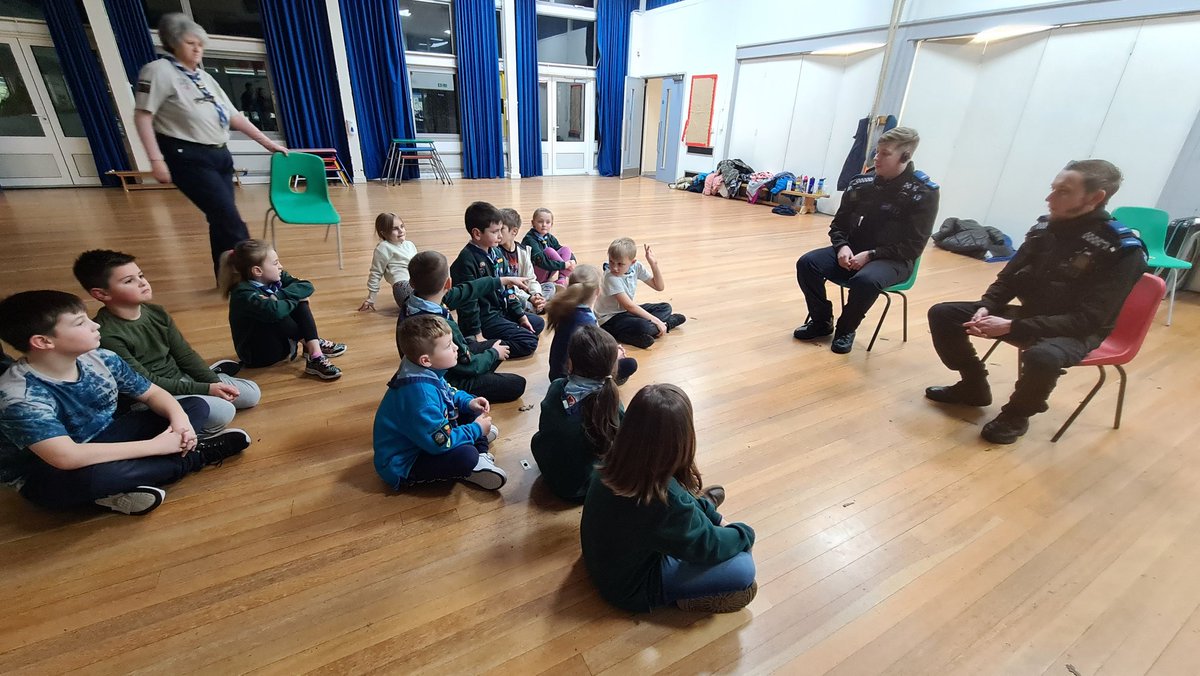 New term, new start! Our first meeting back we played games, talked about personal and home safety and had a visit from Steve and Brook from @GosportPolice. Thanks so much for coming out to talk to us tonight! @scouts @HantsPolice @UKScoutsMedia @HampshireScouts @GosportScouts