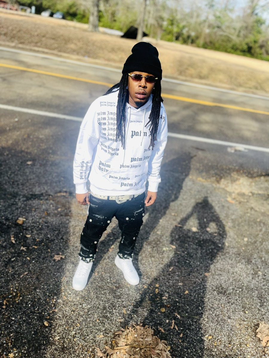SwampGDoe's tweet photo. Leveled Up💪🏾🔥 #GDoe💎💸#DonRAPpen🍯🤙🏾 https://t.co/rzGPAg527c