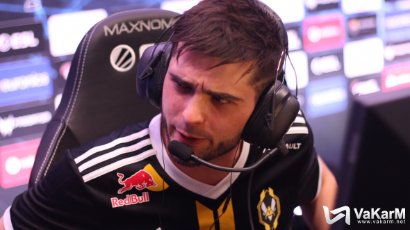VaKarM_net's tweet photo. Attendue depuis hier, l'équipe de shox est maintenant annoncée et comprendra son compère de toujours, SmithZz, avec les jeunes Neityu, Kursy et day0s ! 🇫🇷🏆

L'objectif RMR est-il envisageable pour eux ? 

📝 https://t.co/9TOLScv6p2 https://t.co/ifvreSrHmL