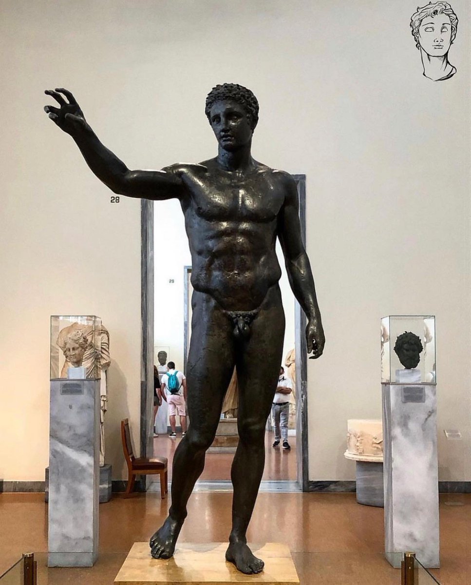 HellenisticHist's tweet photo. This is a beautiful bronze statue of a youth which came from the Antikythera shipwreck along with other bronze and marble statues, a lyre and something called the Antikythera Mechanism, sometimes seen as the oldest analogue computer. 

#antikythera #history #ancientgreece https://t.co/qnusnMYngR