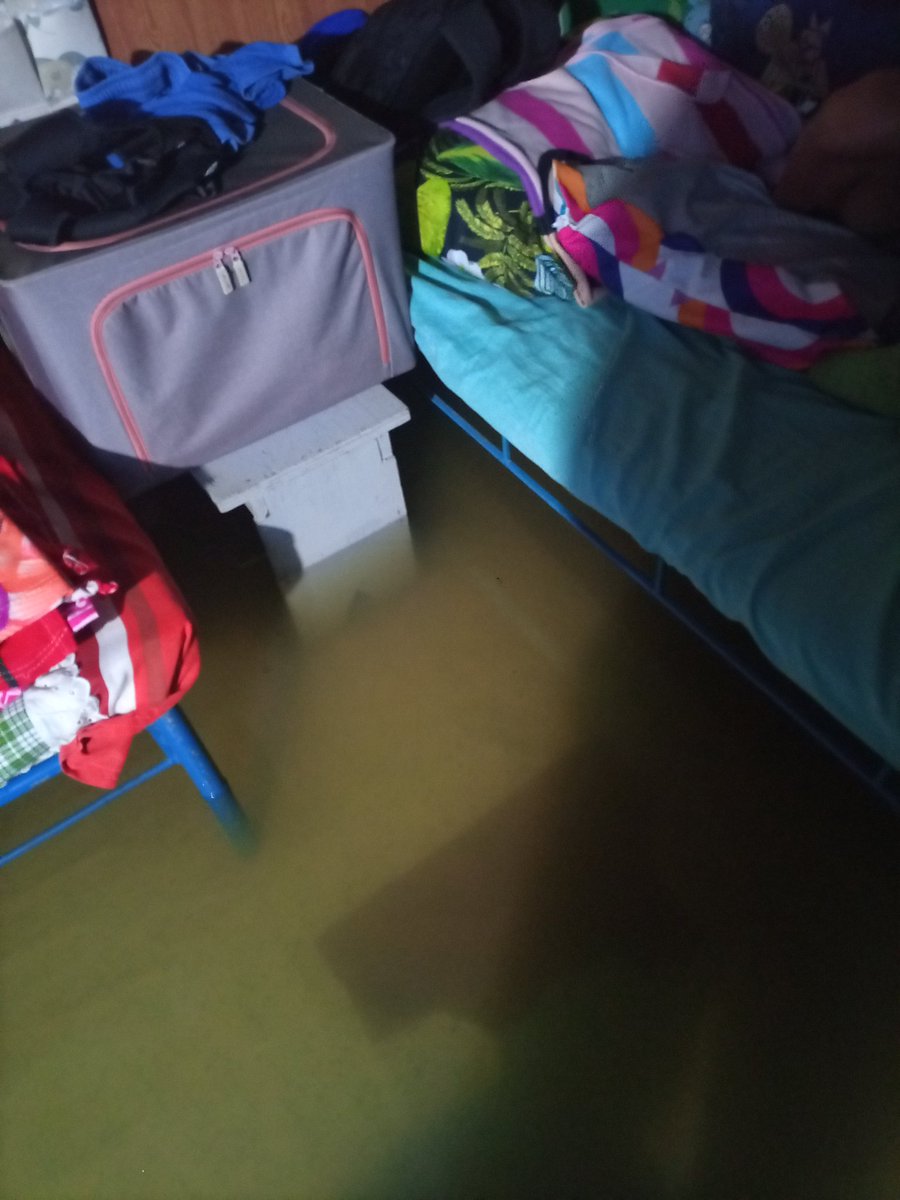paulThe7th's tweet photo. Grabe na baha dto samen 🥺😭😭 
Pero officials dto samen tulog pa! Jusq.
#DipologCity
#Estaka https://t.co/knUUP0R7pT