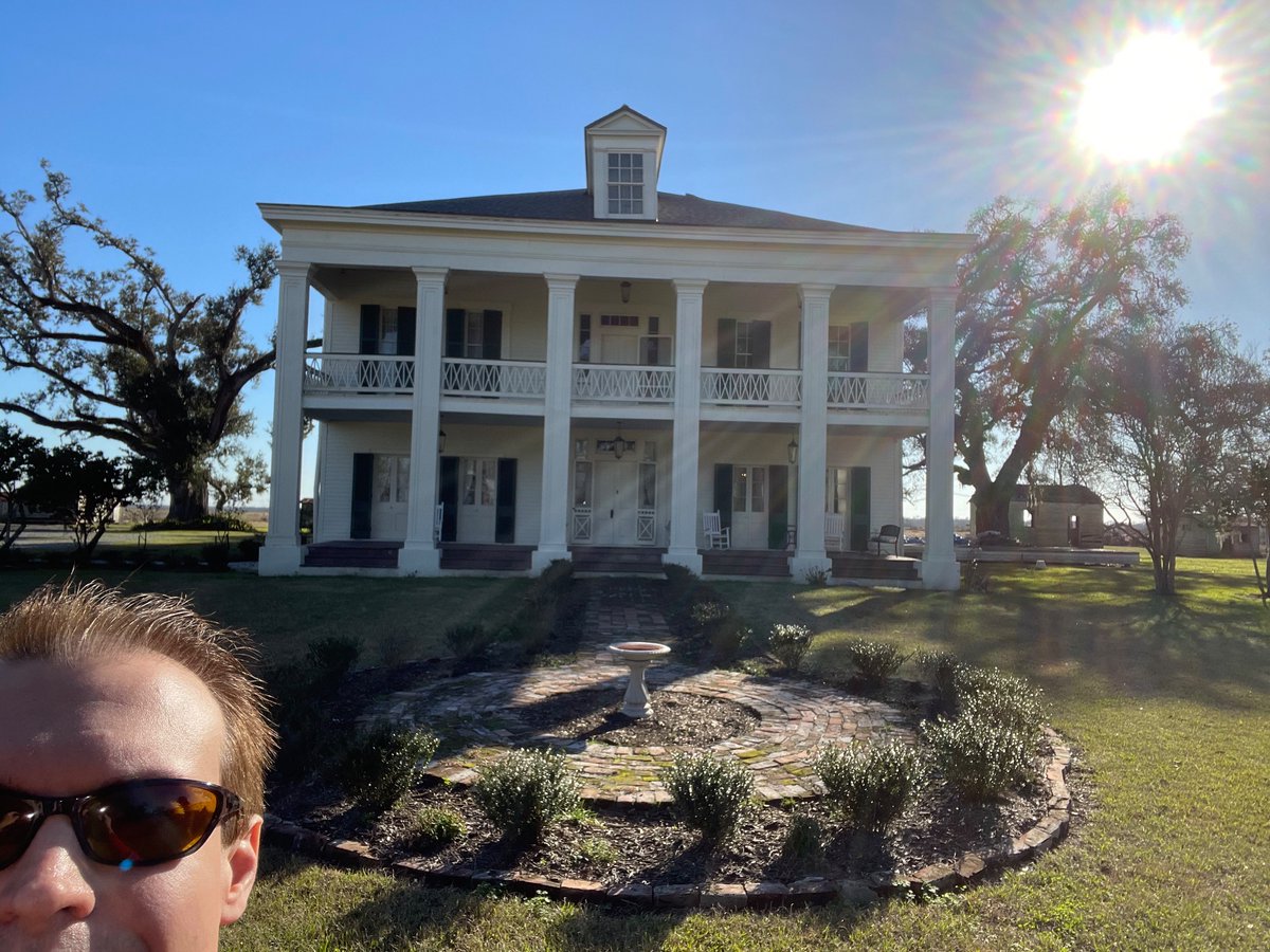BrandonMaul's tweet photo. My recent trip to New Orleans. A few highlights: 1. Oak Alley plantation from Interview with the Vampire, 2. The Hotel Royal from The Originals, 3. Felicity plantation from The Skeleton Key, 4. Insta-gator ranch where I held baby alligators https://t.co/bnafCypBR6