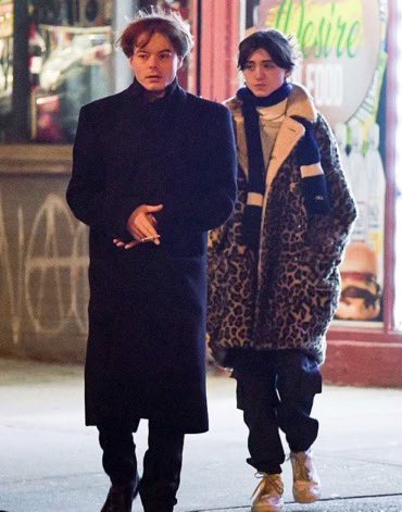 Natalia Dyer and Charlie Heaton in NYC yesterday ❤️